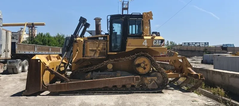 Caterpillar buldozer — фото 2