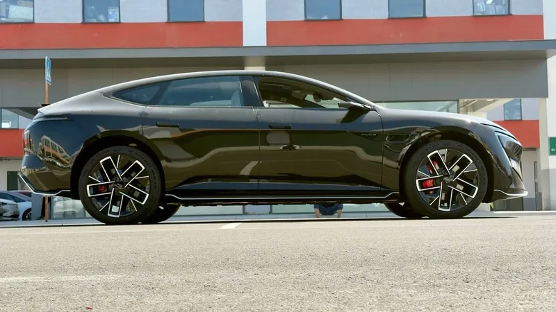 Avatr 12 Master Full 2025 — Yangi, 4WD, 546 ot kuchi, 94 kWh, 705km 3 Avatr 12 Master Full 2025 — Yangi, 4WD, 546 ot kuchi, 94 kWh, 705km 3