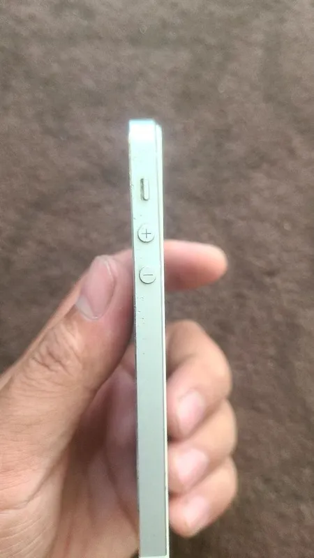 Iphone 5s sotiladi