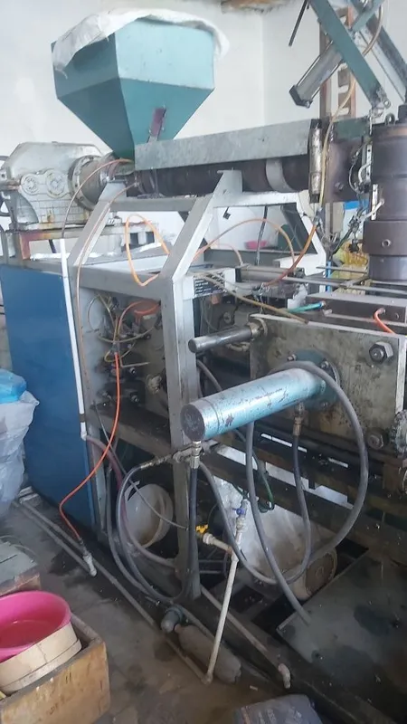 Видувной станок HDPE сотилади 2дона бор 2л,3л — фото 2 Видувной станок HDPE сотилади 2дона бор 2л,3л — фото 2