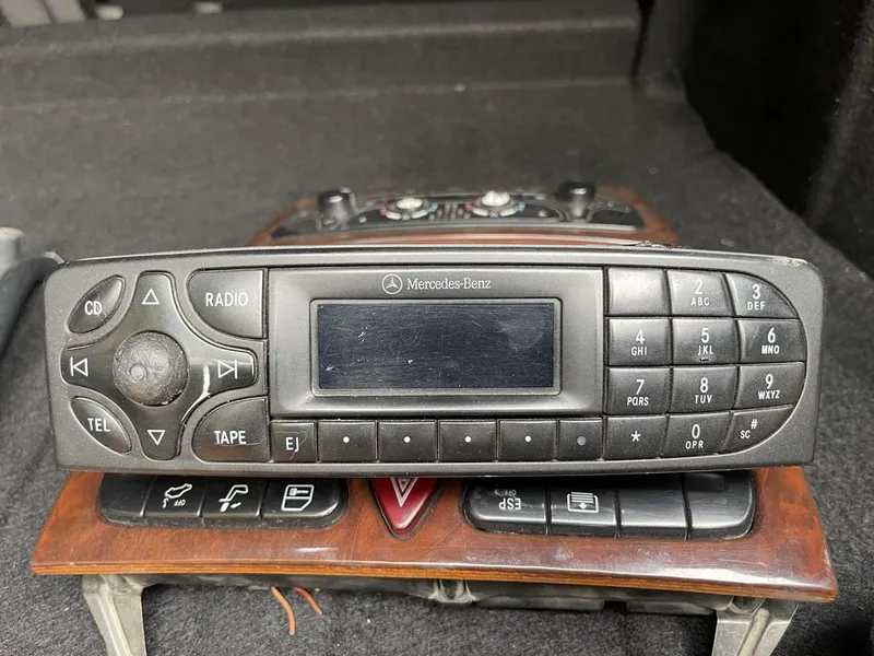 Продается mercedes 203 magnitafon ramka koplekt