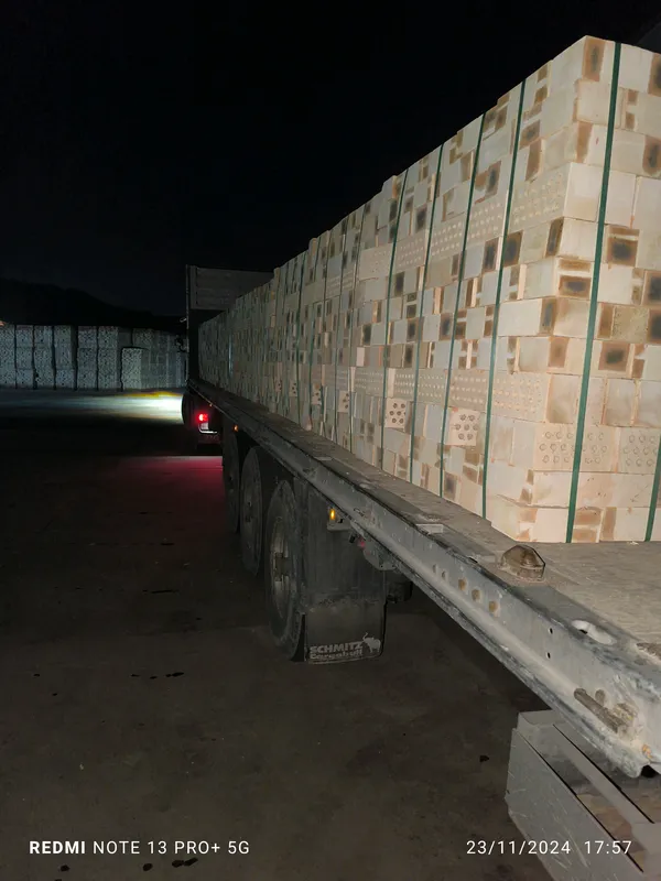 Продаётся кирпич, цена 1260 сум, есть доставка 3 Продаётся кирпич, цена 1260 сум, есть доставка 3