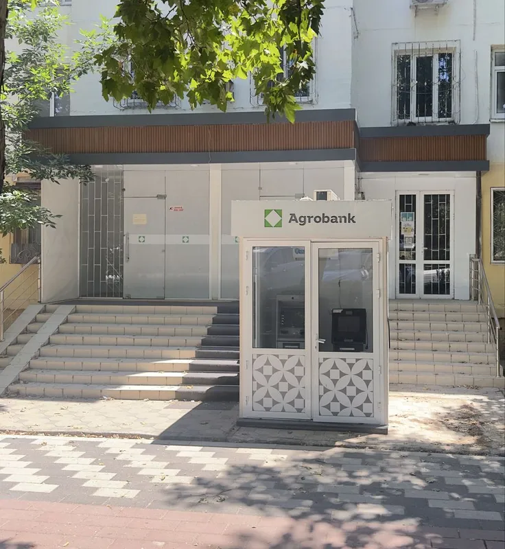 Арендага нотурар жой , 59 кв, парковка, решетка, ремонт қилинган 1