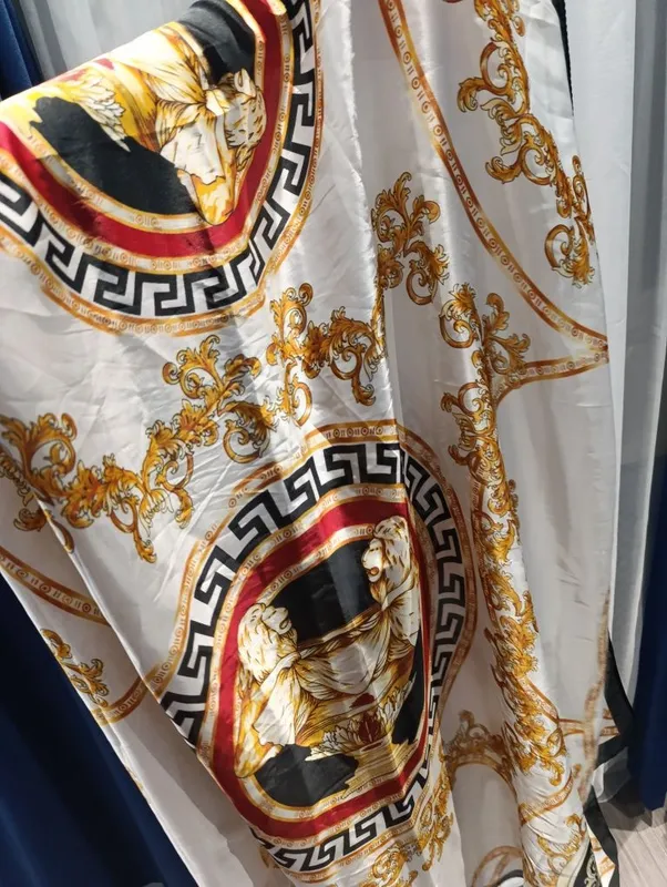 Роскошный шелковый шарф ,платок Versace, барокко — фото 2