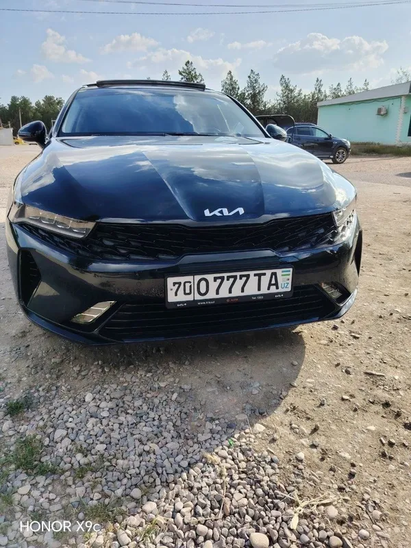 Kia k5 sotiladi 2025 qora rang 7000km yurgan kraska toza birinchi qol — фото 3