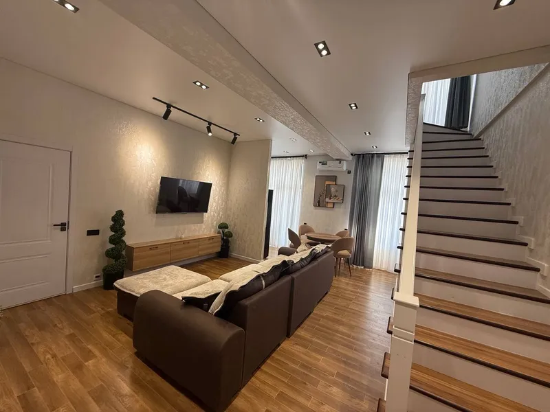 Продаётся 3-комнатный дуплекс в ЖК Moderno (100 м²), с ремонтом, панорамный вид 3
