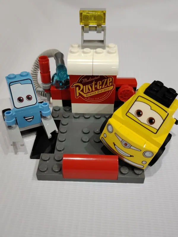 Конструктор LEGO Juniors (10732) — «Пит-стоп Гвидо и Луиджи» по