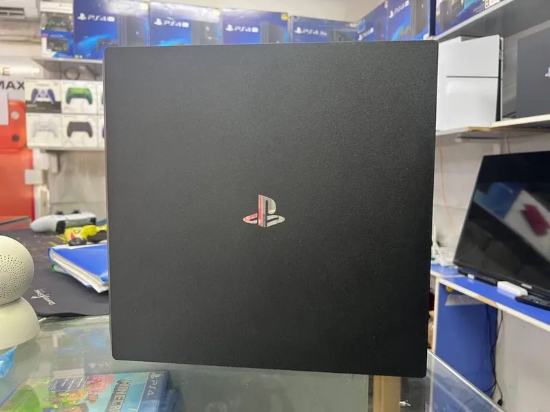 Продается playstation 4 PRO 1 Продается playstation 4 PRO 1