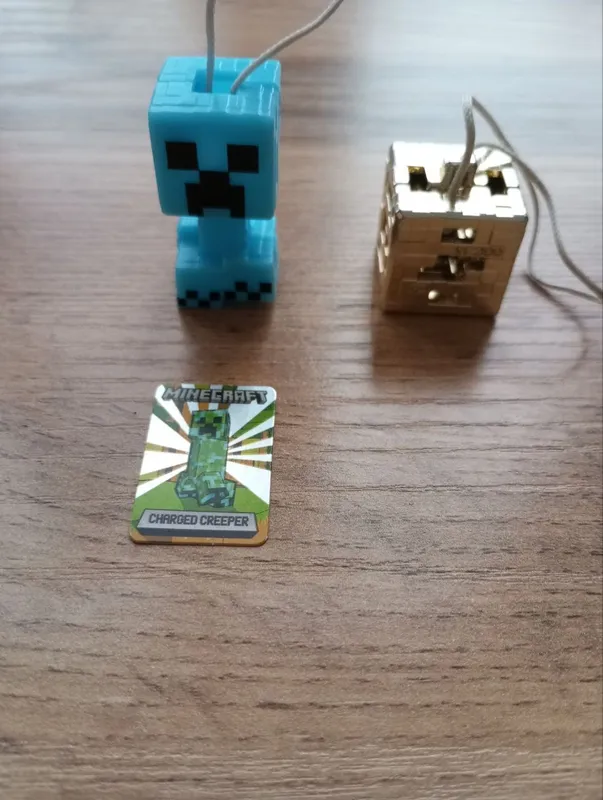 Обмен или продажа фигурок minecraft kinder JOY