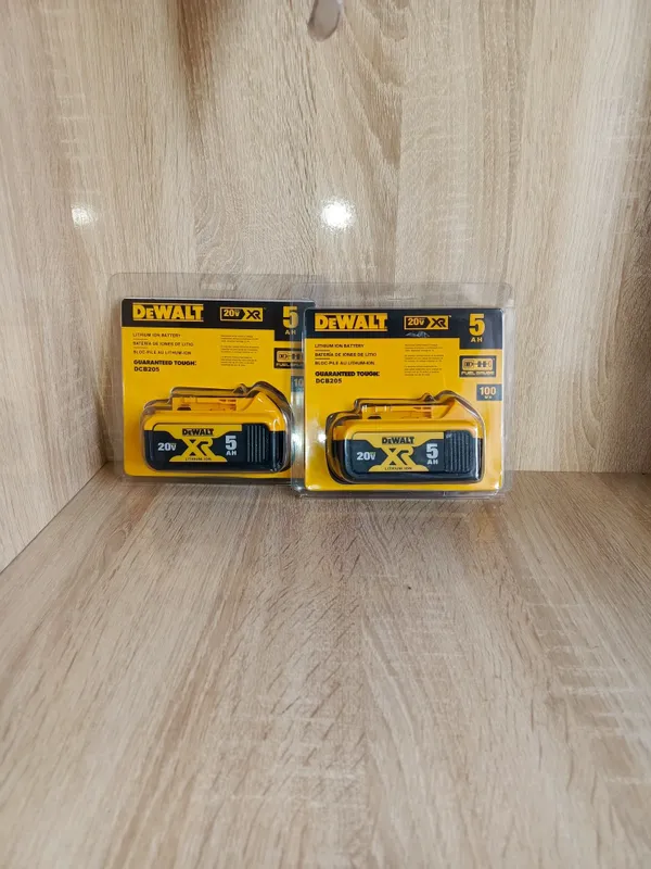 Аккумулятор DeWalt 1 Аккумулятор DeWalt 1