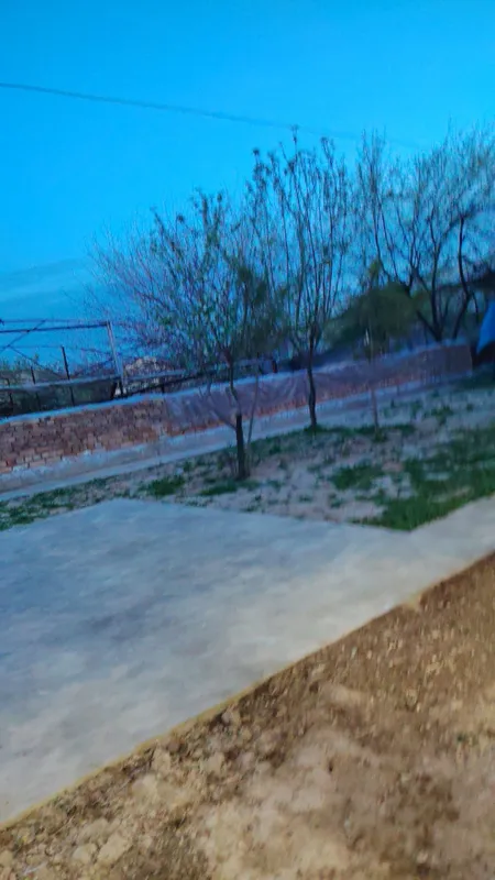 Quruq yer soriladi, Nazarbek mevazorda 4sotix SUV Gaz svet yahshi
