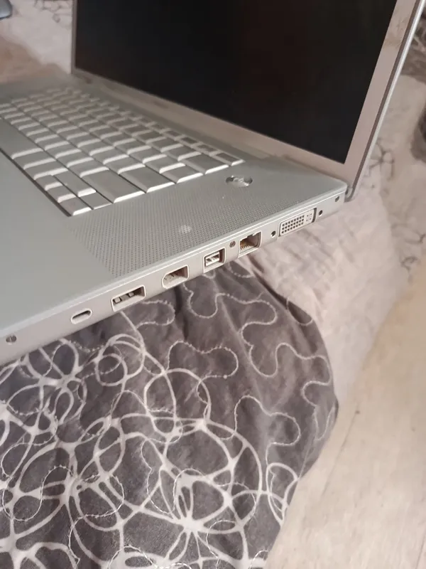Продам ноутбук старый Apple — фото 4