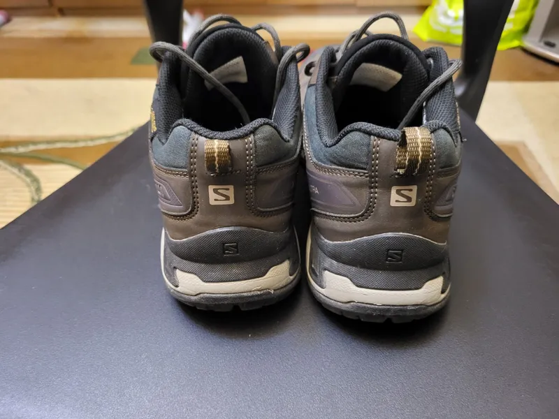 Продаю ботинки salomon 3 Продаю ботинки salomon 3