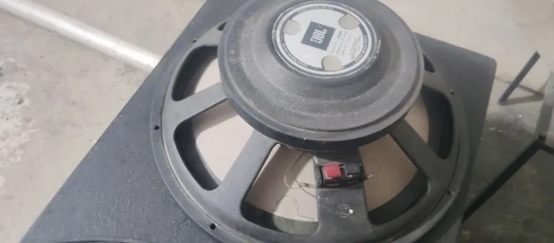 Динамики JBL 15 дюйм 2 Динамики JBL 15 дюйм 2