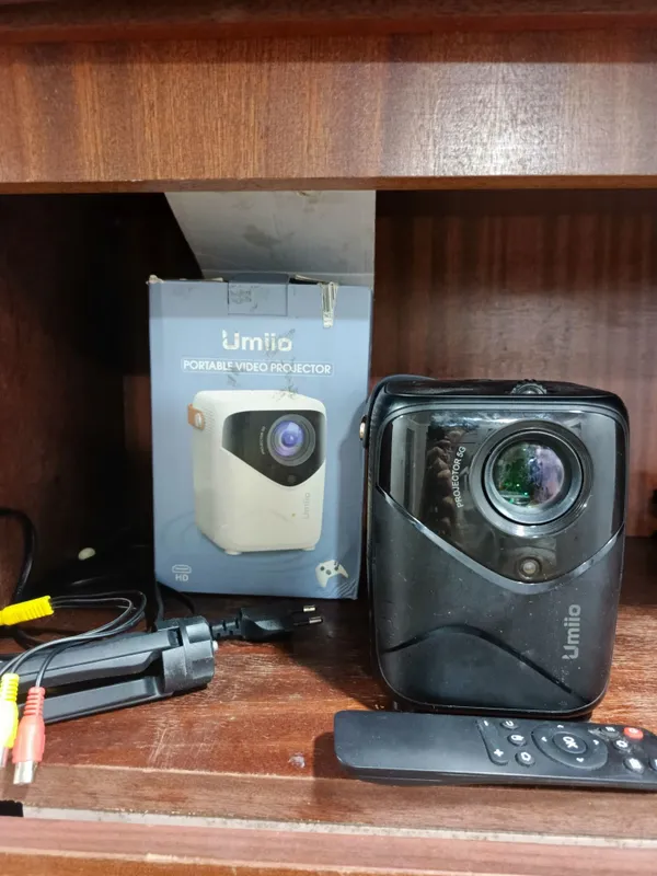 Проектор umiio смарт Домашний кинотеатр