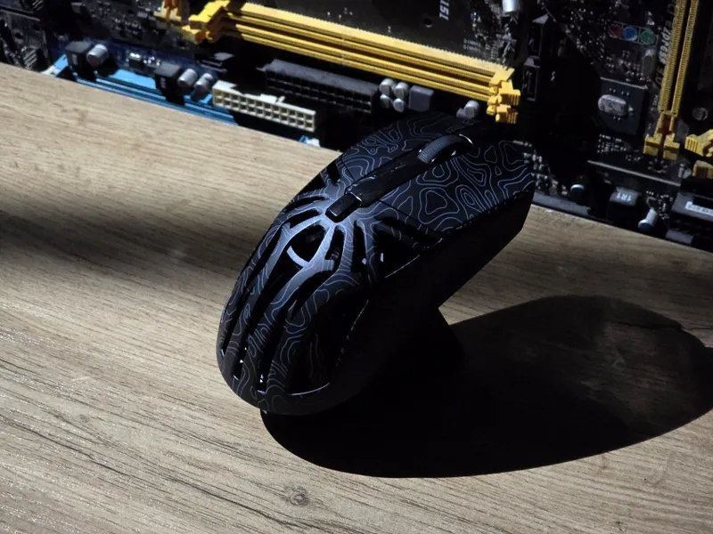 Smailwolf M8 White | M8 Black 1
