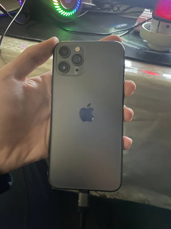 iPhone 11 Pro 256GB 2 iPhone 11 Pro 256GB 2