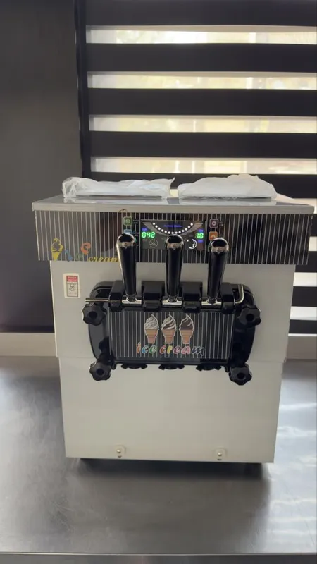 Frezer Premium muzqaymoq aparati 18litr soatiga