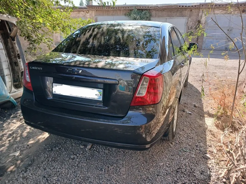 Chevrolet Gentra sotiladi. 4 Chevrolet Gentra sotiladi. 4