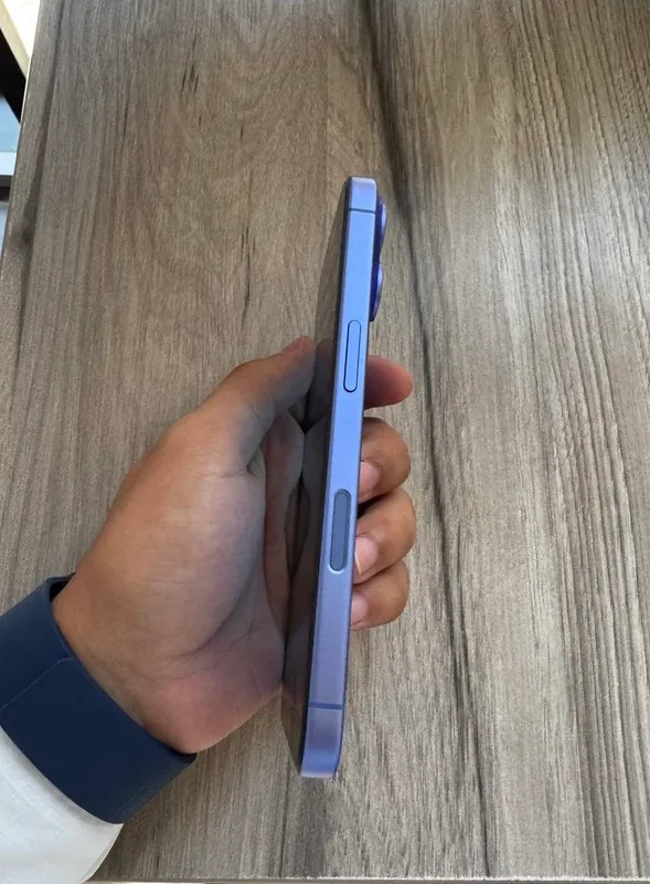 iPhone 16 3