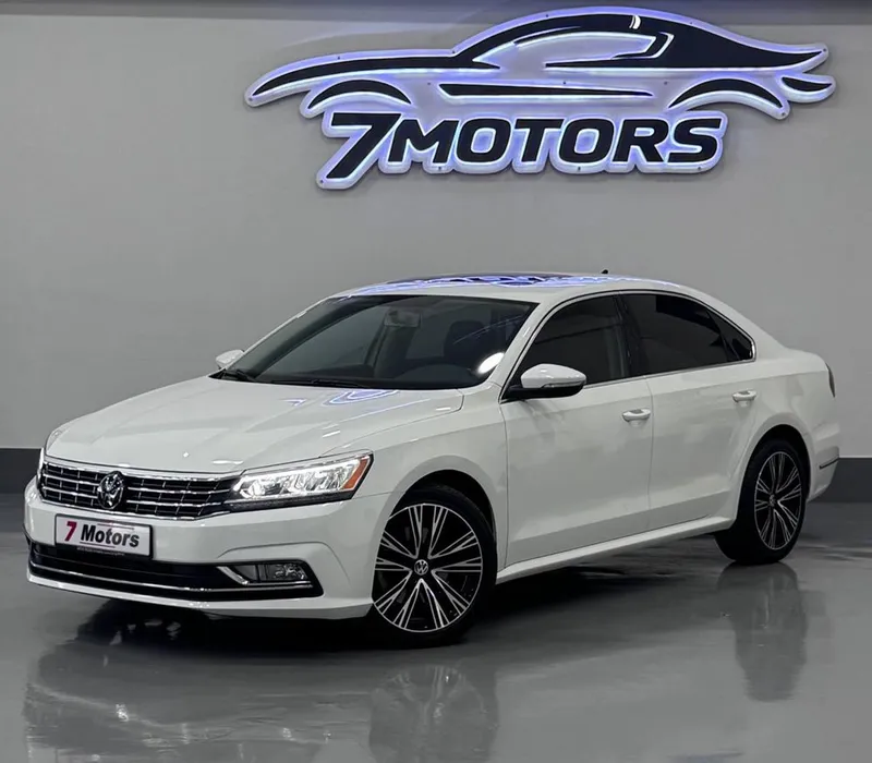 Volkswagen Passat 2.0 R-Line — фото 1