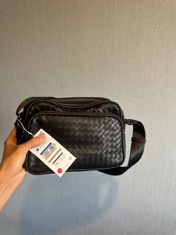 Продается барсетка ,Бесплатная доставка 3 Продается барсетка ,Бесплатная доставка 3