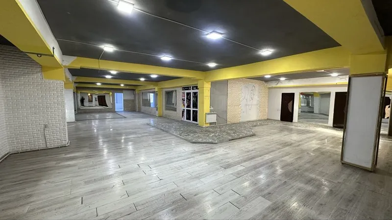Аренда. Ижарага берилади. 280кв. 2-қават. Урганч шаҳри марказида — фото 2