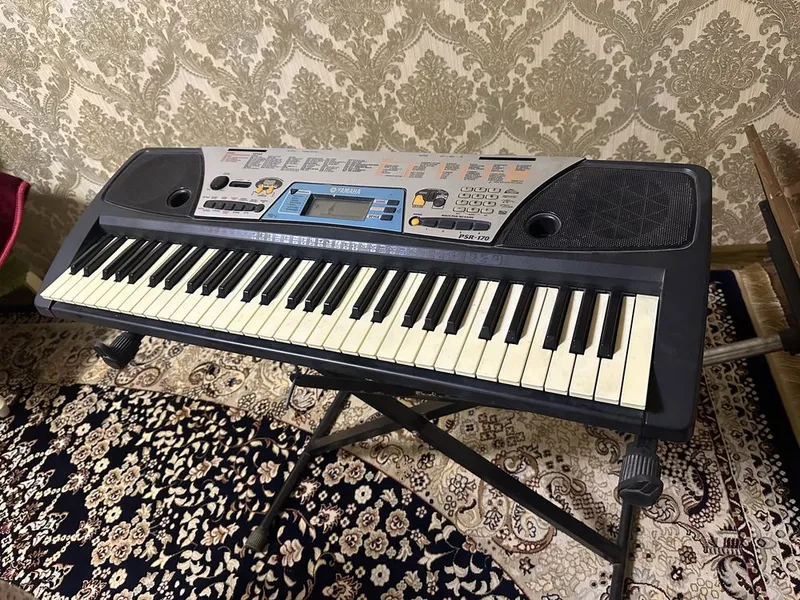 Синтезатор YAMAHA PSR-170. — фото 1