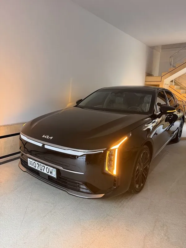 Навый Kia k8 Hybrit