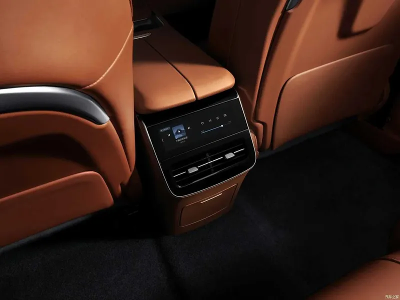 Voyah free hybrid 318km RWD 2025yil 0 probeg 10 Voyah free hybrid 318km RWD 2025yil 0 probeg 10