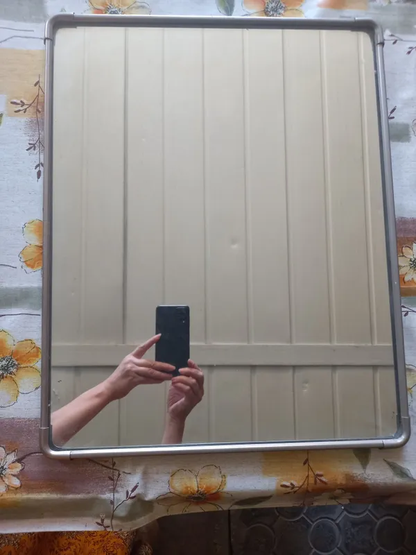 Продаю зеркало настенное, советское, тяжелое, б/у, размер 50х40