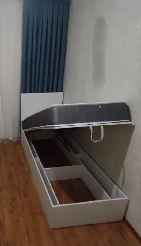 Detskiy kravat , matrasi bilan 2 Detskiy kravat , matrasi bilan 2
