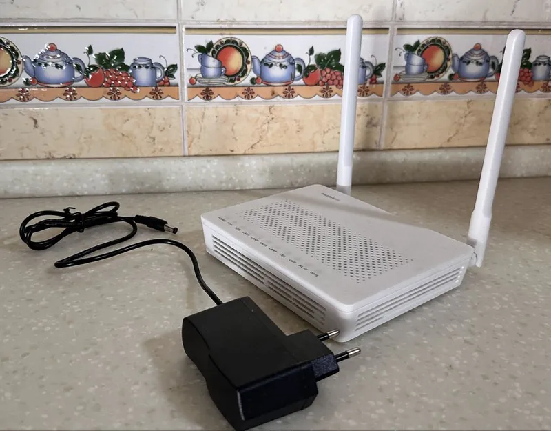 Huawei EchoLife HG8546M GPON роутер wifi