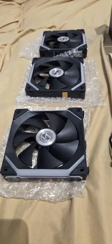 Продаются Вентиляторы для корпуса Lian Li Uni Fan SL120 V1 (9 штук) — фото 1