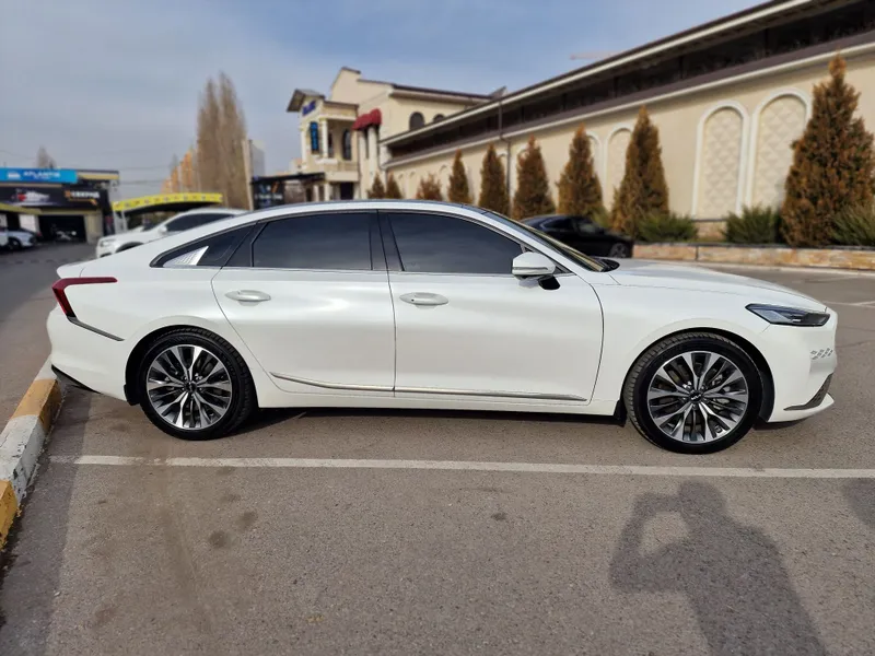 Kia k8 premium sedan 3.5 l sotiladi 5 Kia k8 premium sedan 3.5 l sotiladi 5