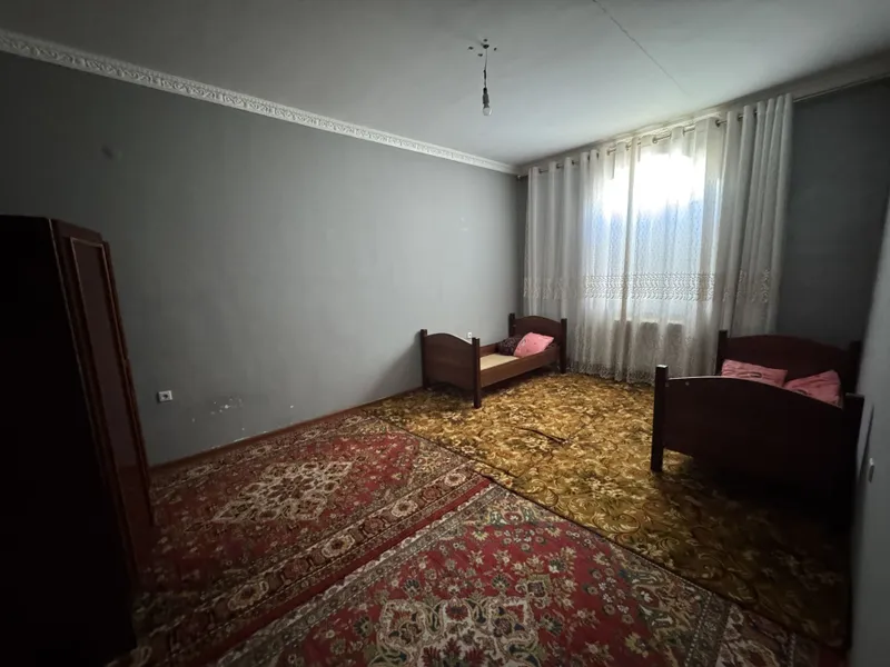 Faqat Oilaliarga Bozor yonda 3 xonali kv ijaraga beriladi 3 Faqat Oilaliarga Bozor yonda 3 xonali kv ijaraga beriladi 3