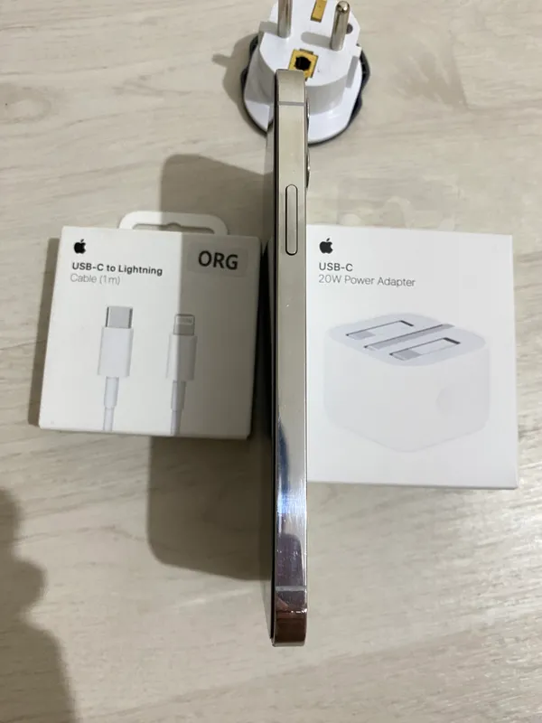 Iphone zaryadka iphone 13 pro apple adapter 20w — фото 1