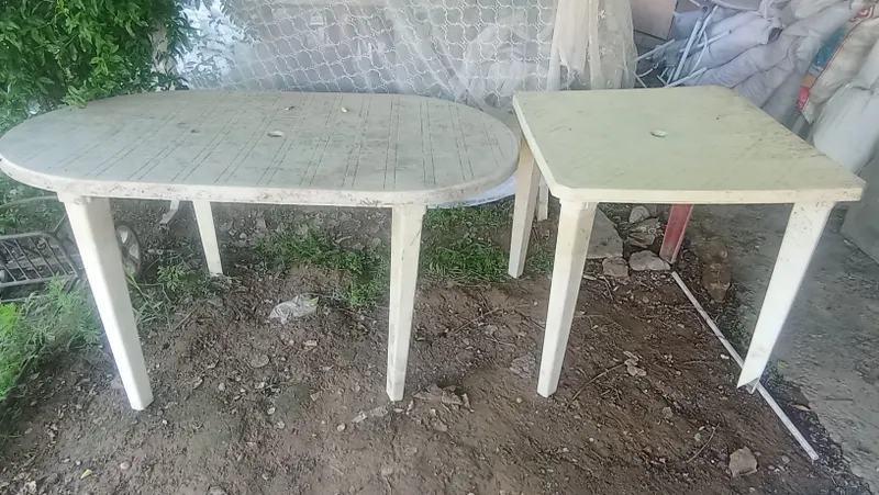 Пластмассовый стол