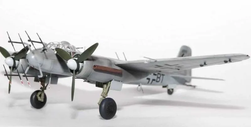 Сборная модель самолета Юнкерс Ju 88 G6 (ЗВЕЗДА, 1:72) — фото 3