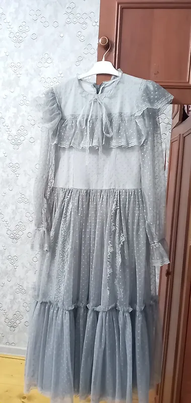 Миди-платье для свадеб, надето 2 раза 1 Миди-платье для свадеб, надето 2 раза 1