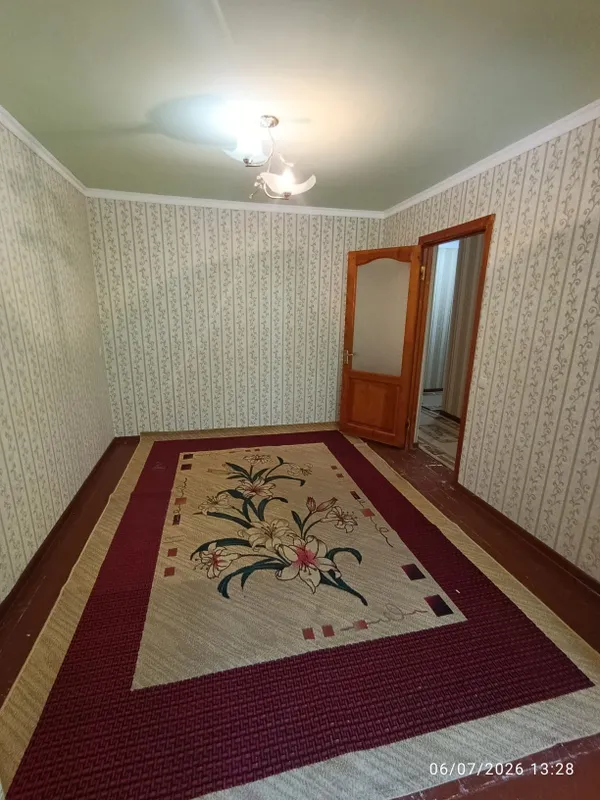 2 xona 2 etaj kvartira sotiladi. Manzil 13-maktab 4