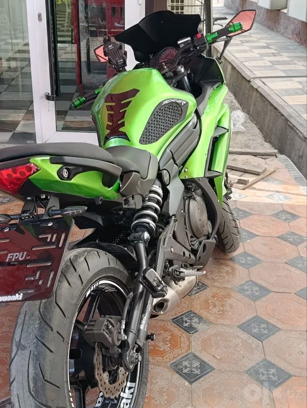 Правильно: Продаётся мотоцикл Kawasaki ER-6F. 2 Правильно: Продаётся мотоцикл Kawasaki ER-6F. 2