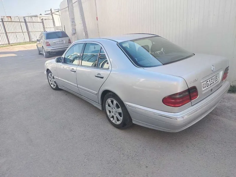 Mercedes Benz W210