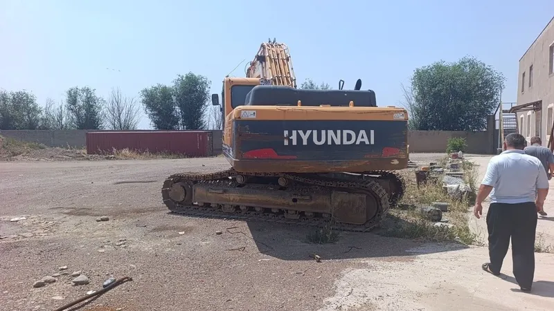 Ekskavator sotiladi 2 Ekskavator sotiladi 2