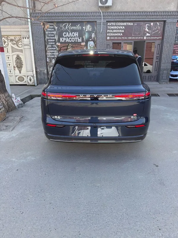 Voyah Taishan с пробегом 2300 своя машина — фото 2