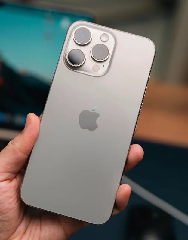 iPhone 15 Pro Max 1024Gb Titan, аккум.: 88%, договоримся 1