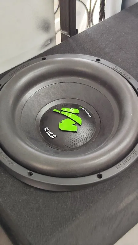macheta bass 2400 watts 1