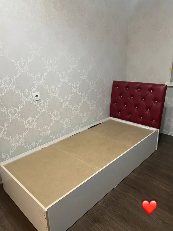 Красный и синий цвета, отдам от 150 тысяч 4