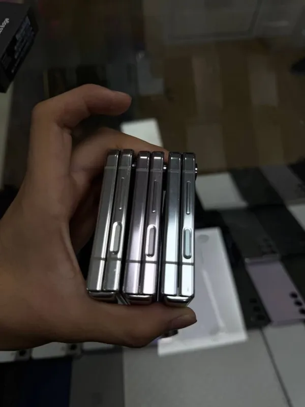 Samsung Z flip5 5G — фото 3