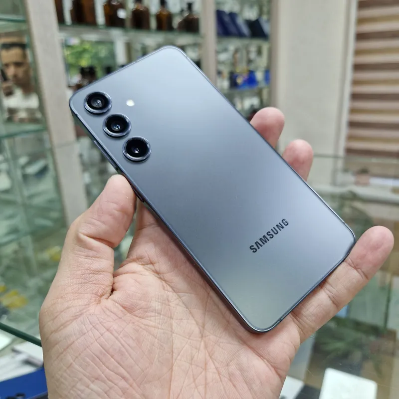 Samsung S24